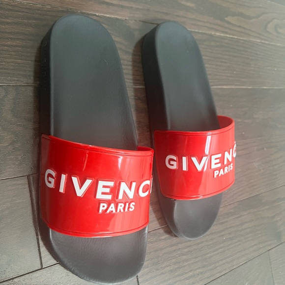 Givenchy women size 10 worn once. - Picture 3 of 5